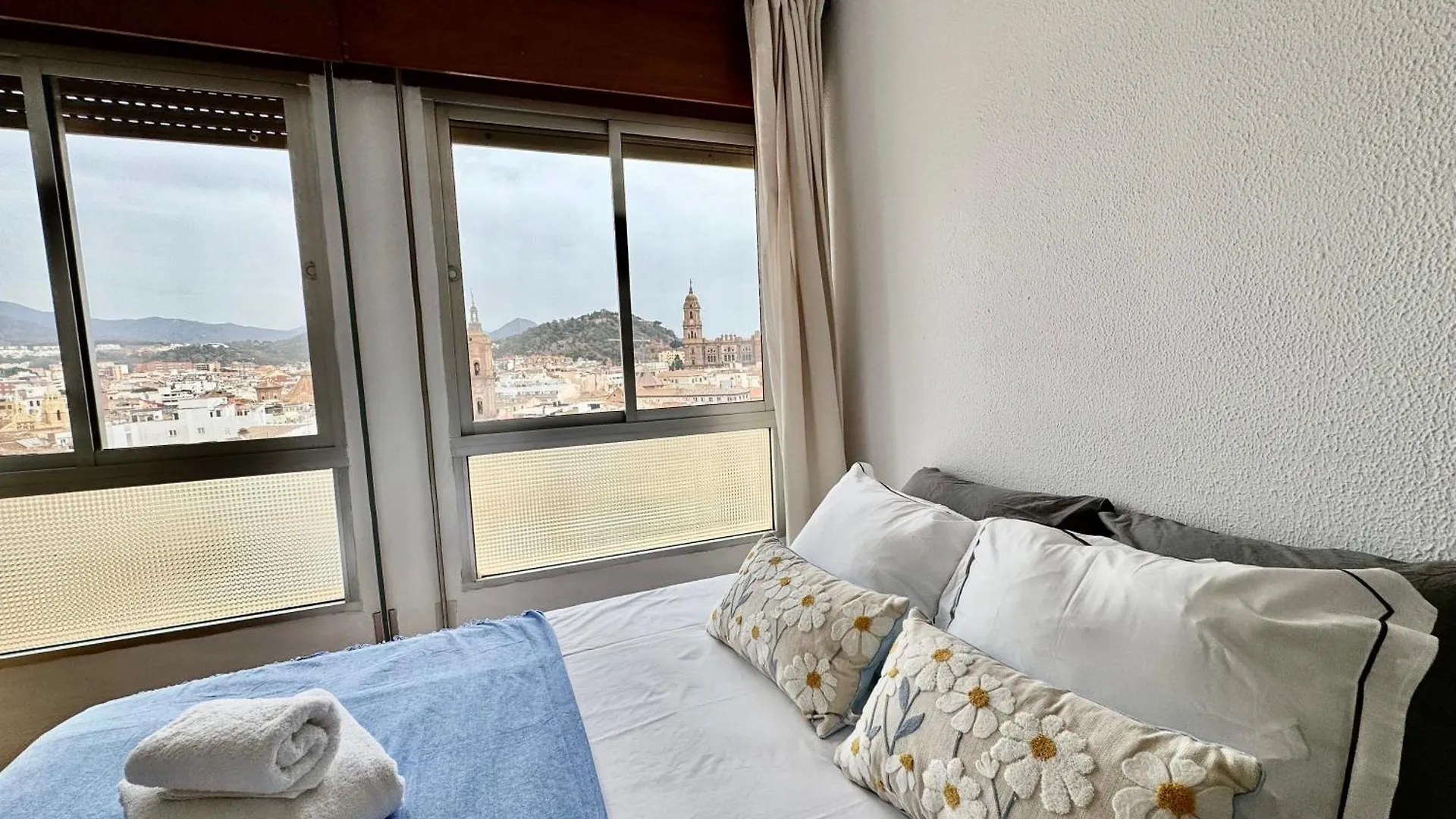 Amazing Tower Of Malaga Apartment