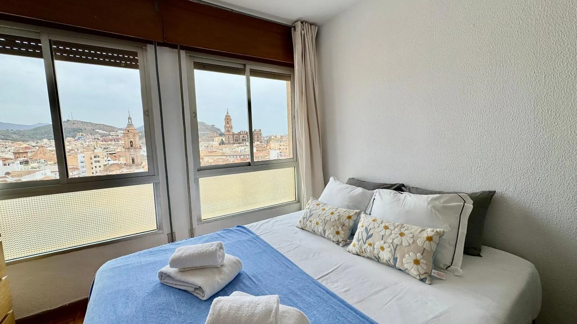 Amazing Tower Of Malaga Apartment