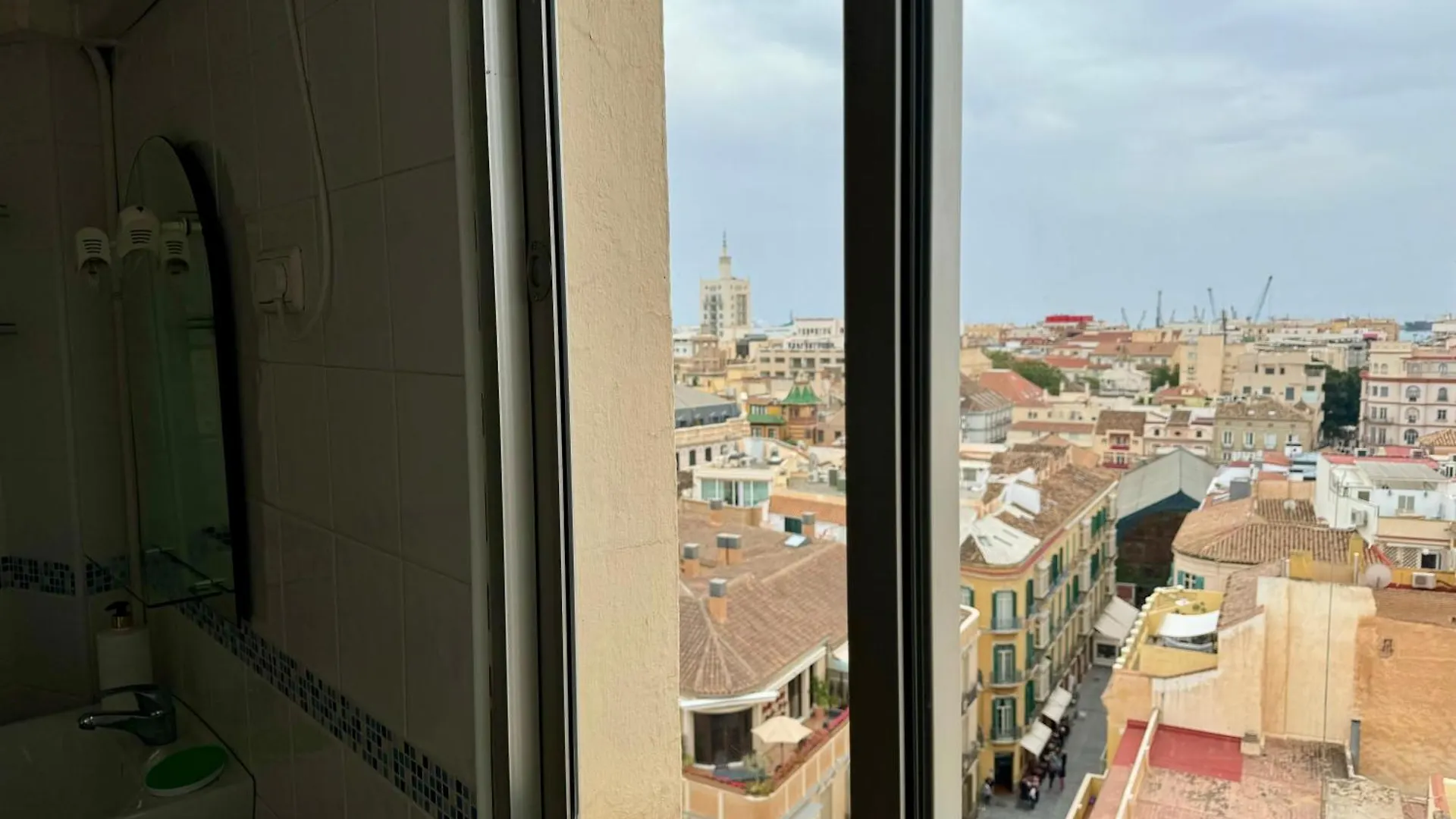 Amazing Tower Of Malaga Apartment