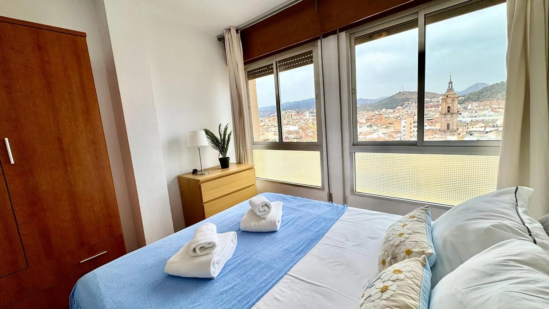 Amazing Tower Of Malaga Apartment